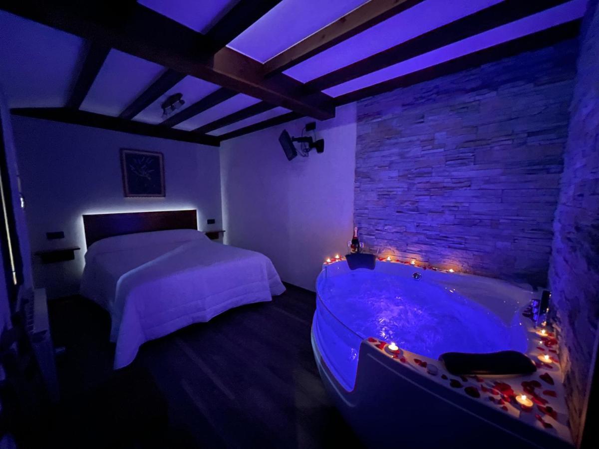 La Era De Lario Habitacion Con Jacuzzi Exterior foto